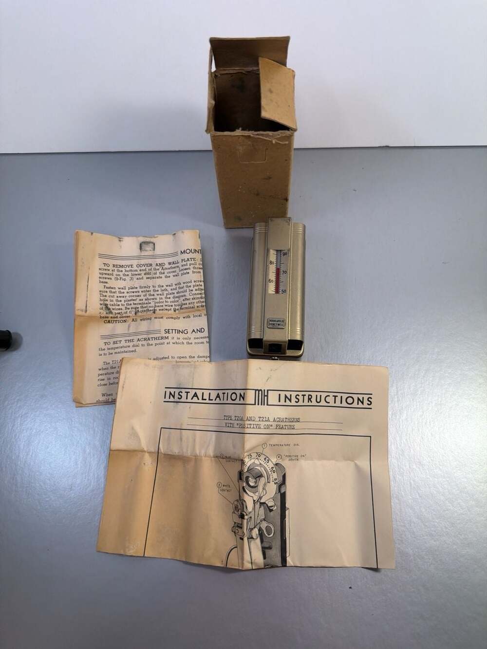Vintage Minneapolis-Honeywell Type T21A Acratherm Thermostat with Original Box a